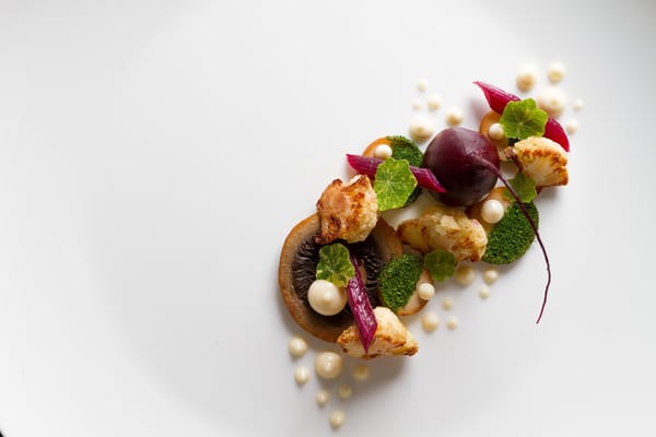 Обои cauliflower, pickled beetroot, sauteed mushroom, mushroom mayo