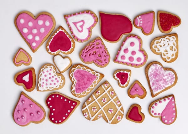 Обои cookies, hearts, valentines, glaze, love, сердечки, валентинки, выпечка, глазурь, печенье