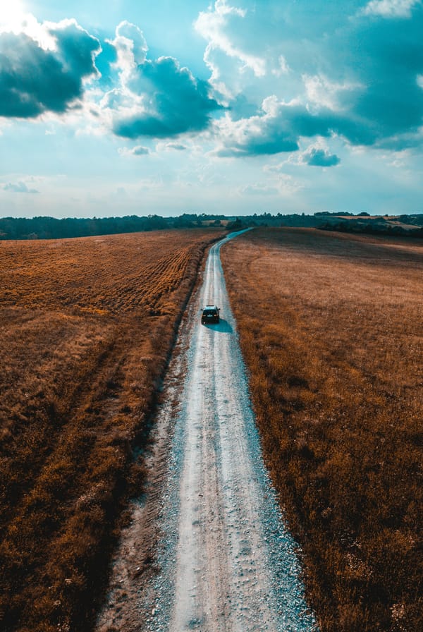 Обои дорога, автомобиль, поле