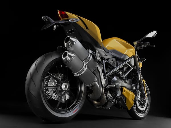 Обои Ducati Streetfighter 848, спортбайк, мотоцикл, Дукати, стритфайтер, золото, мото