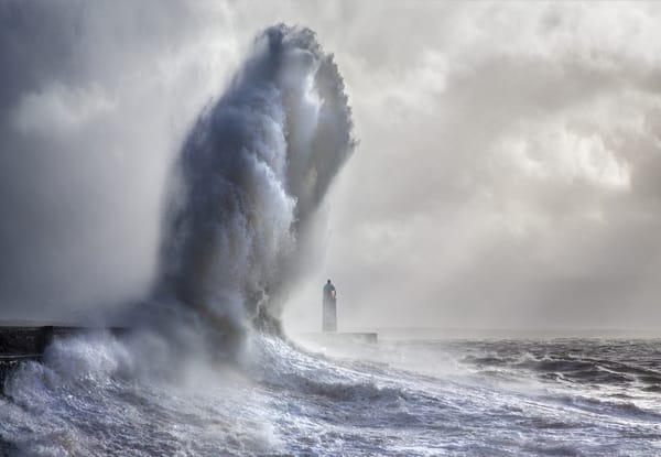Обои море, бристольский канал, волна, wales, уэльс, шторм, bristol channel, england, портковл, англия, porthcawl lighthouse, маяк, porthcawl