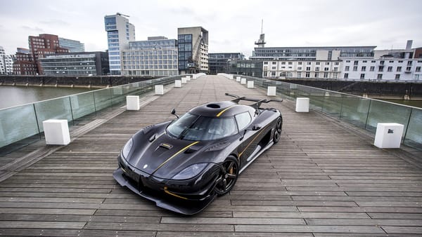 Обои суперкар, город, koenigsegg, мост