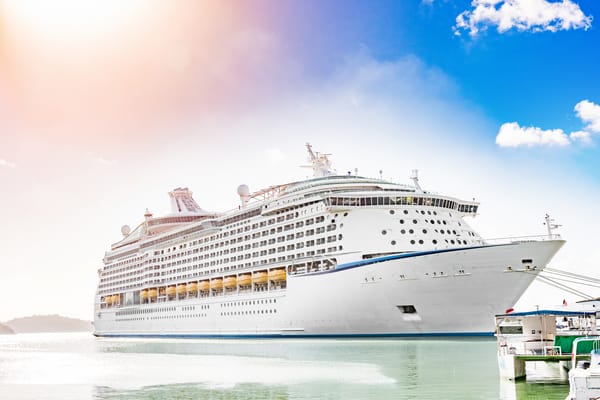 Обои Cruise Ship, круизный лайнер, море
