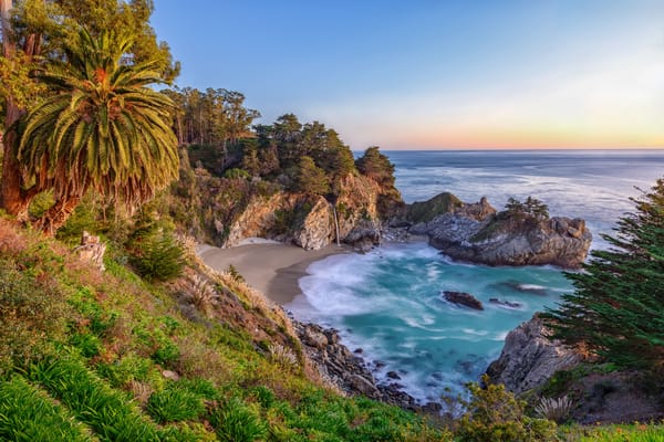 Обои McWay Falls, море, McWay Cove Beach, Парк Джулии Пфайфер Берн, Big Sur, водопад, California, Биг-Сюр, берег, Julia Pfeiffer Burns State Park, Калифорния, закат
