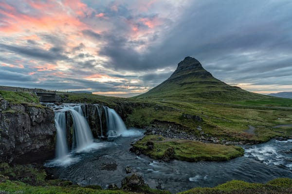 Обои Kirkjufell, закат, гора, пейзаж, водопад, Iceland, Grundarfjordur