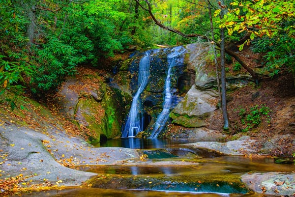 Обои Widow s Creek Falls, скалы, деревья, природа, Stone Mountain State Park, водопад, пейзаж, лес, North Carolina