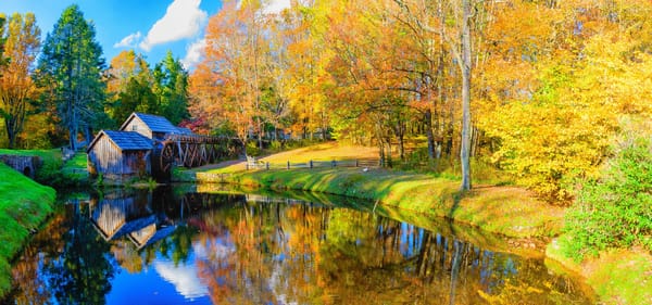 Обои Mabry Mill, пейзаж, краски осени, осенние краски, панорама, деревья, водяная мельница, речка, осень, Blue Ridge Parkway mp 176, Virginia