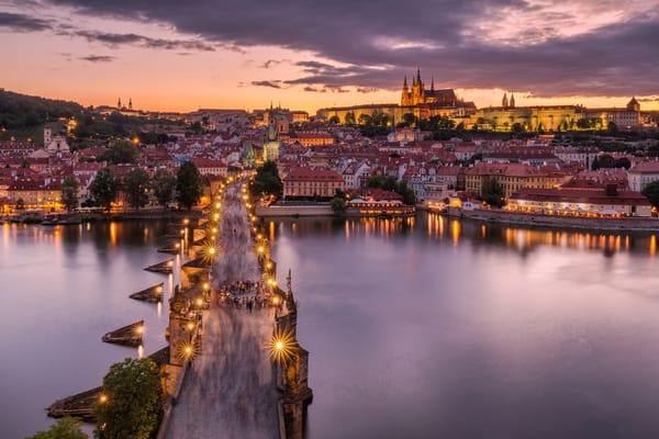 Обои Прага, Prague, иллюминация, Чешская Республика, Карлов мост, Чехия, город, Czech Republic, Река Влтава, дома, мосты, Пражский град