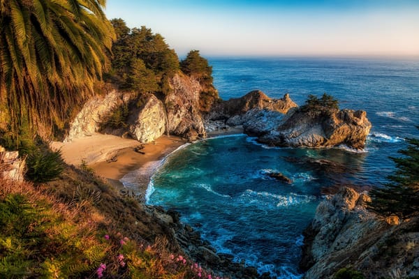 Обои Julia Pfeiffer Burns State Park, Парк Джулии Пфайфер Бернс, пейзаж, закат, пальма, Биг-Сур, California, скалы, море, Калифорния, водопад, Big Sur