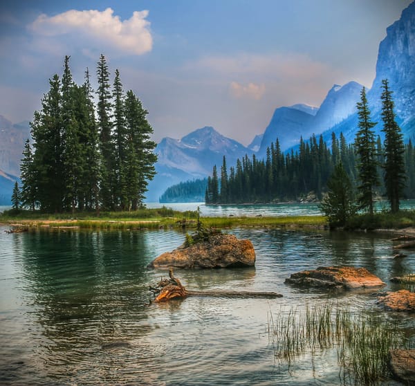 Обои Maligne Lake, Альберта, Spirit Island, Остров Духа, небо, Канада горы, Jasper National Park, Озеро Малинье, пейзаж, Национальный парк Джаспер