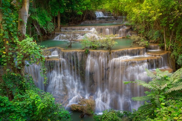 Обои Huai Mae Kamin Waterfall, Thailand, Kanchanaburi Province, деревья, скалы, водопад, пейзаж, природа