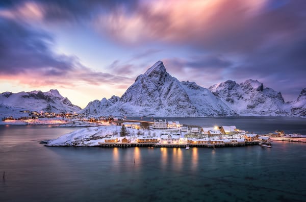 Обои Reine, деревня, Лофотенские острова, Lofoten archipelago, Рейне, горы, остров, фьорд, Нурланн, Norway, Nordland, Норвегия
