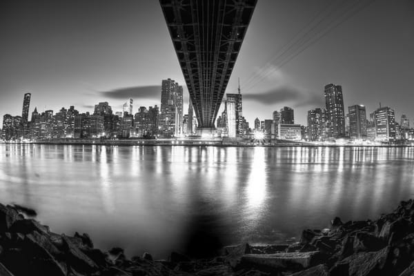Обои мост Куинсборо, Roosevelt Island, Queensboro Bridge, Ист-Ривер, город, Остров Рузвельта, NYC, East River, ночь, Нью-Йорк, New York City, USA, США, черно-белый, небоскребы