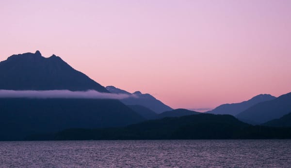 Обои vancouver island, озеро, british columbia, горы, закат, Kennedy Lake