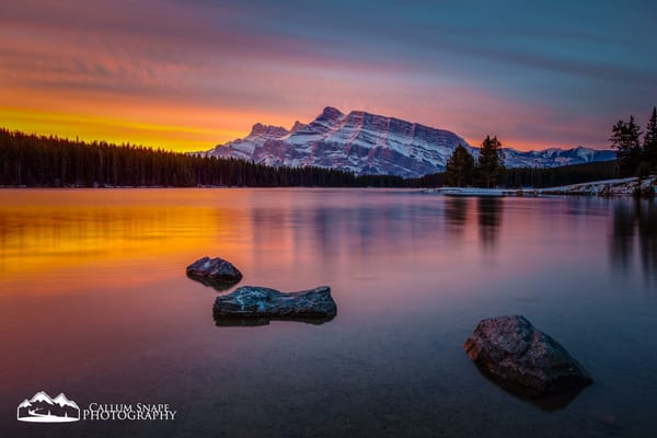 Обои горы, Lake Magog, озеро, снег, закат, Assiniboine Provincial Park, alberta, British Columbia, лес, природа