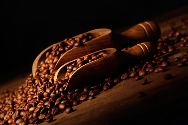 Обои coffee beans, shoulder blade, лопатки, bag, мешок, кофейные зерна