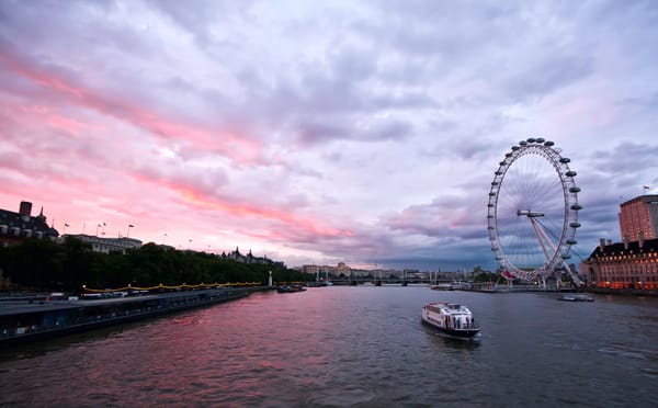 Обои London Eye, река, London, Колесо Обозрения, Темза, набережная, небо, Англия, архитектура, тучи, England, здания, Great Britain, Великобритания, capital, вечер, Лондон, столица