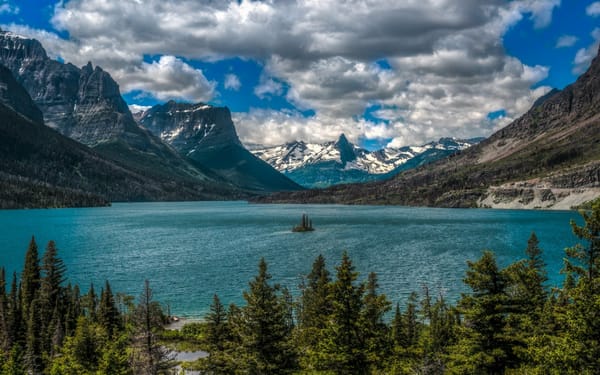 Обои горное озеро, Rocky Mountains, озеро Сейнт Мэри, лес, Saint Mary Lake, Glacier National Park, горы, Монтана, Montana, Глейшер, Wild Goose Island