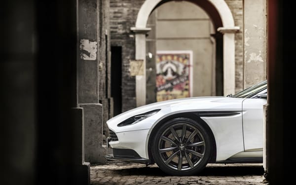 Обои Астон Мартин, Aston Martin DB11 V8, суперкар, 2017, Aston Martin