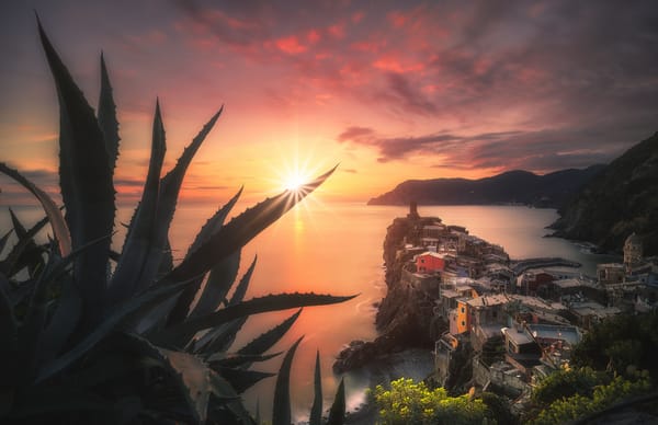 Обои Cinque Terre, дома, Италия, залив, солнце, горы, Чинкве-Терре, Italy