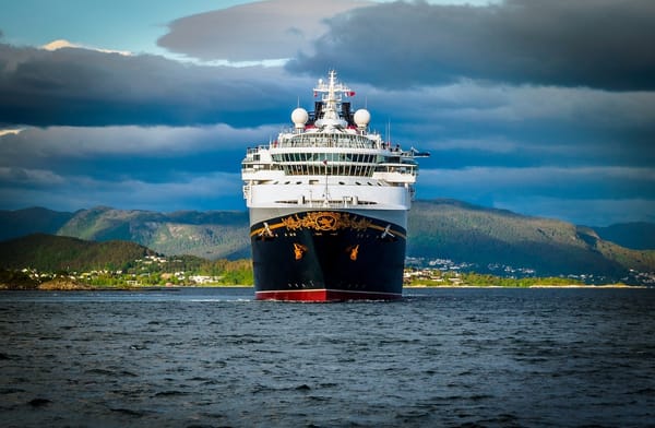 Обои disney magic, корабль, лайнер, круизный лайнер
