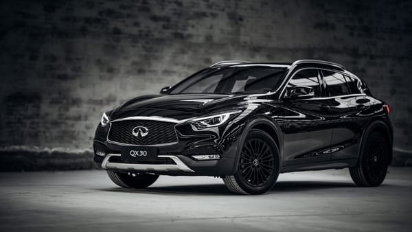 Обои Блестящий черный автомобиль Infiniti QX30 Night Edition,2017