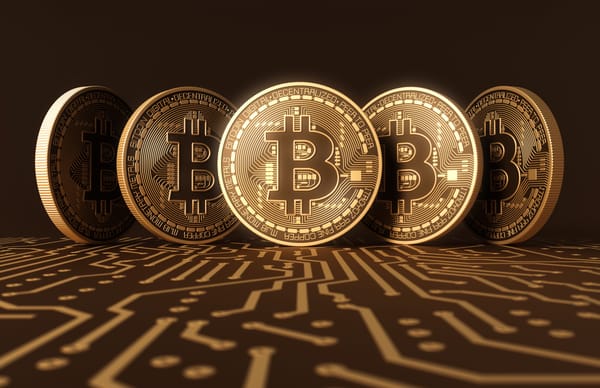 Обои Золотые монеты биткоин