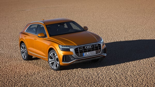 Обои Внедорожник Audi Q8 50 TDI Quattro S Line 2018