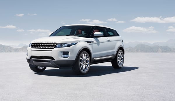 Обои Красивый белый внедорожник Range Rover Evoque