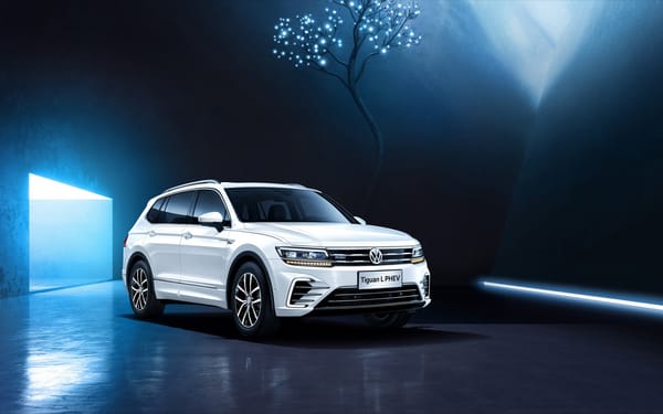 Обои Белый внедорожник Volkswagen Tiguan L PHEV,2018